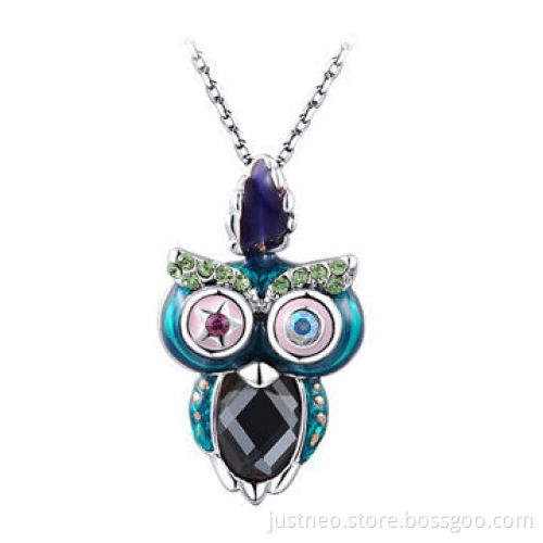 Fashion pendant necklace for women, owl animal themed gold plated copper alloy